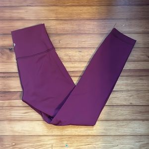 Lululemon High Rise Wunder Under 28" - Luxtreme - Red